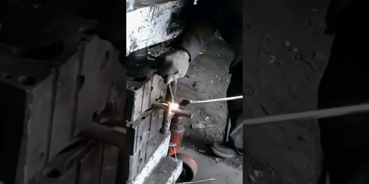 Good tools and machinery make work easy #tools #machine #gadget #factory #trending #viral #reels