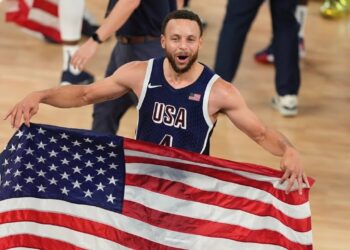 【絶対王者が五輪5連覇！】カリーが試合を決めるスリーポイント｜米国が全勝で金メダル獲得｜バスケットボール男子決勝アメリカ×フランス｜パリオリンピック™