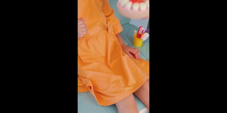 Teeth gadget every dentist should have 😬