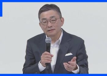 au　通信業界初の通信料と金融サービスのセットプラン発表　KDDI髙橋誠社長「経済圏競争に一矢報いる」楽天やPayPayに「追いつき追い越さなきゃいけない」｜TBS NEWS DIG