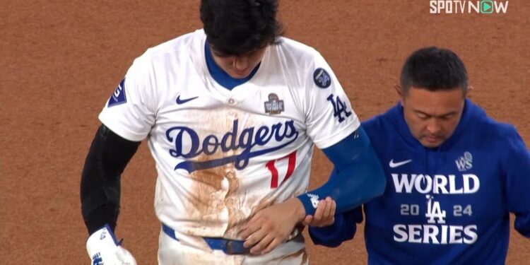 【ドジャース・大谷翔平 盗塁時にアクシデント】球場が騒然とする中ダグアウトに下がる