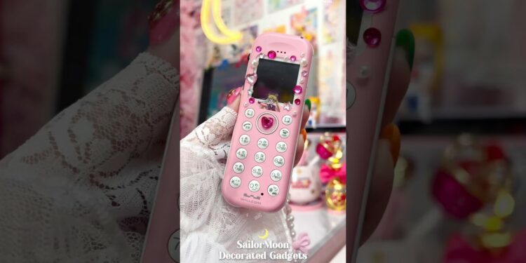 セーラームーンにデコったガジェットたち🌙#セーラームーン #sailormoon #ガジェット #ガラケー #平成 #レトロ #ds #gadgets #nostalgia #shorts