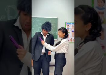 Introducing the “VitalWear SmartBand,” a next-generation wearable gadget🎉