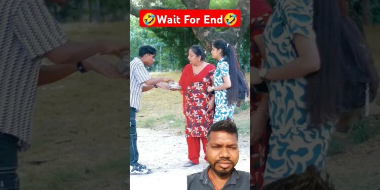 Introducing the “VitaWear SmartBand,” a next-generation wearable gadget😳