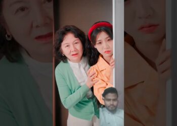 Introducing the ” VitaWear SmartBand,” a next-generation wearable gadget