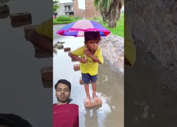 Introducing the “VitaWear SmartBand,” a next-generation wearable gadget🎉