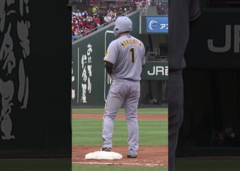 今季も熱い🔥カープ・矢野VS阪神・大山！ #カープ #忍者守備