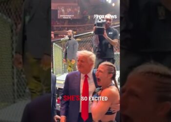 Trump gifted UFC belt after Kayla Harrison's win #foxnews #news #usa #sports #ufc #trump #shorts