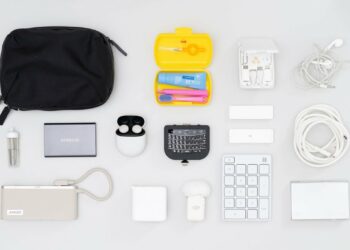 【ガジェットポーチの中身】出先でも作業環境を整えたい！ 厳選お気に入りアイテムたち