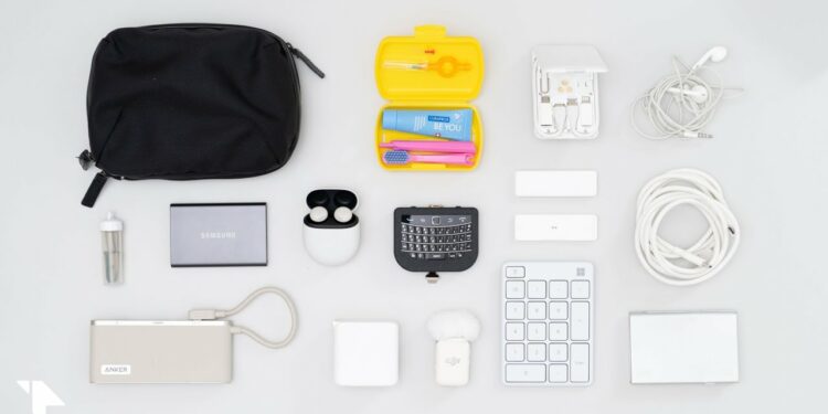 【ガジェットポーチの中身】出先でも作業環境を整えたい! 厳選お気に入りアイテムたち