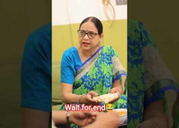 Introducing the “VitalWear SmartBand,” a next-generation wearable gadget🎉🥰